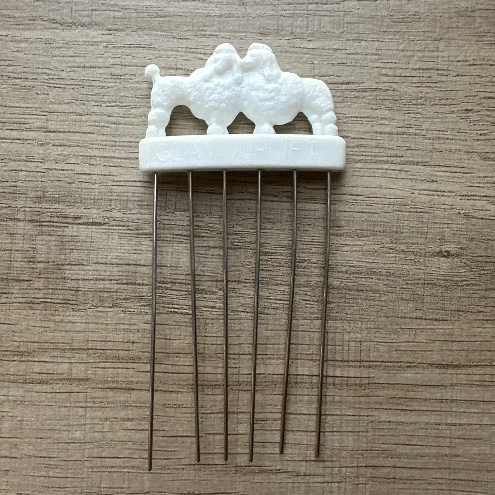 Vintage Glamour‎ Lift White Poodles Pick Comb Kurtell & Company